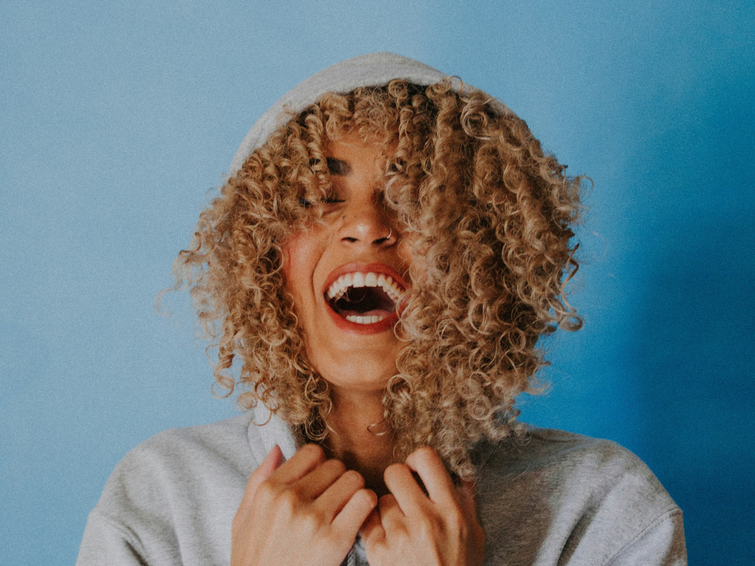 How Scent Affects Your Mood: The Psychology of Fragrance