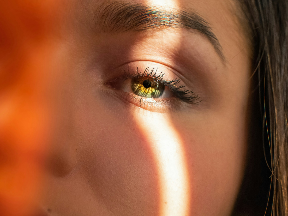 Why Perfume Makes You More Attractive